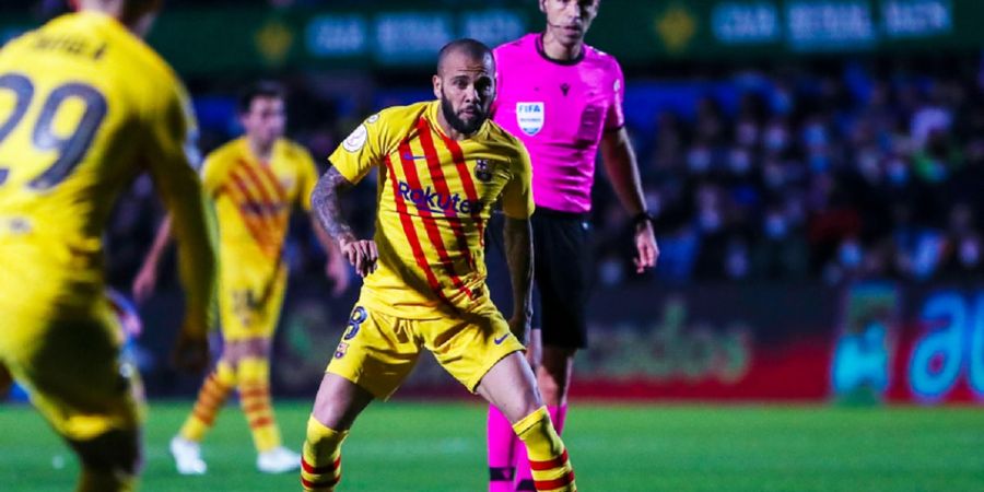 Bahagianya Dani Alves Lakoni Debut Manis bersama Barcelona