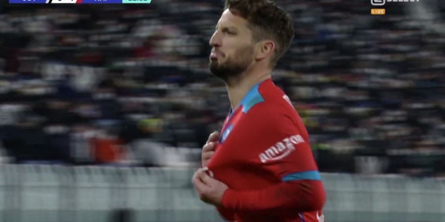 Tembakan Dries Mertens Terobos 4 Pemain Juventus, Napoli Unggul di Babak Pertama