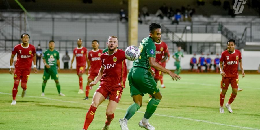 Ricky Kambuaya Dikartu Merah dan Persebaya Kena Comeback, Ini Kata Aji Santoso