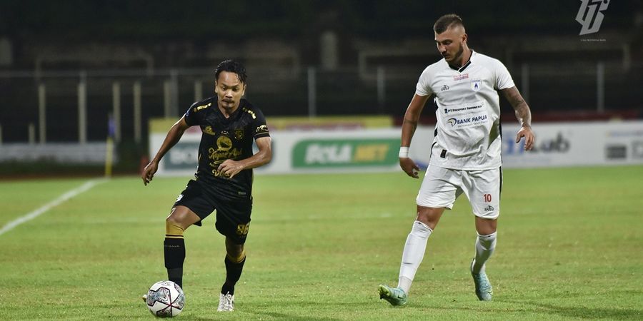 Hasil Liga 1 - Diwarnai Assist Sliding, Persipura Jayapura Kalahkan Persebaya Surabaya