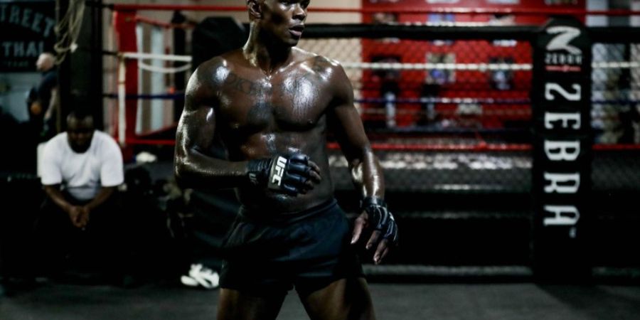 Colek Conor McGregor, Israel Adesanya Bagikan Kabar Istimewa Jelang UFC 271