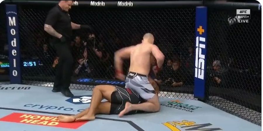 Hasil UFC 272 - Lawan Dibanting-banting, Si Beruang Kutub Tampil Ganas
