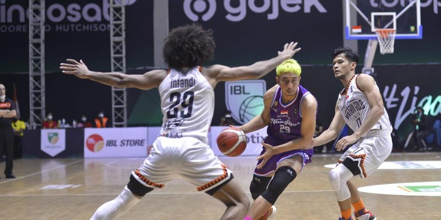 Doyan Rambut Nyentrik, Pebasket Senior Amartha Hangtuah Siapkan Kejutan kalau Masuk Play-off IBL