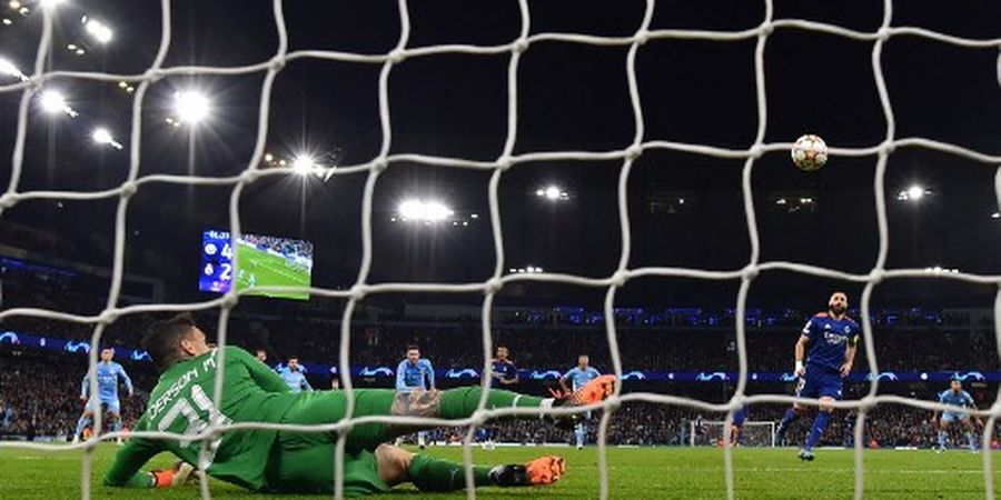 Gagal Penalti 2 Kali, Karim Benzema Bangkit dengan Tendangan Panenka Bikin Bengong