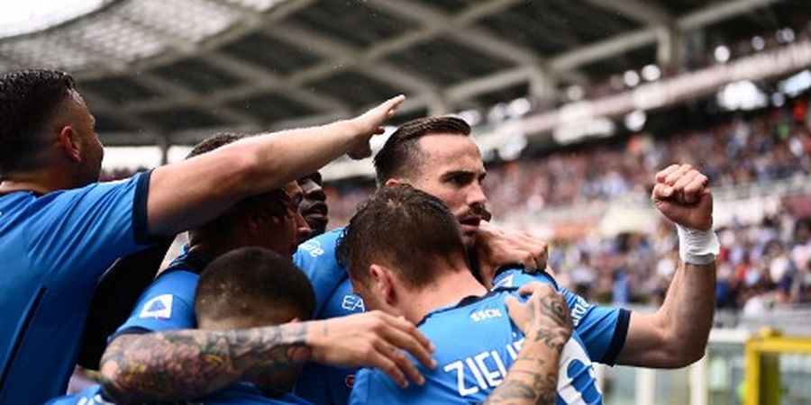 Hasil dan Klasemen Liga Italia - Napoli Tinggalkan Juventus, Lazio Asapi AS Roma