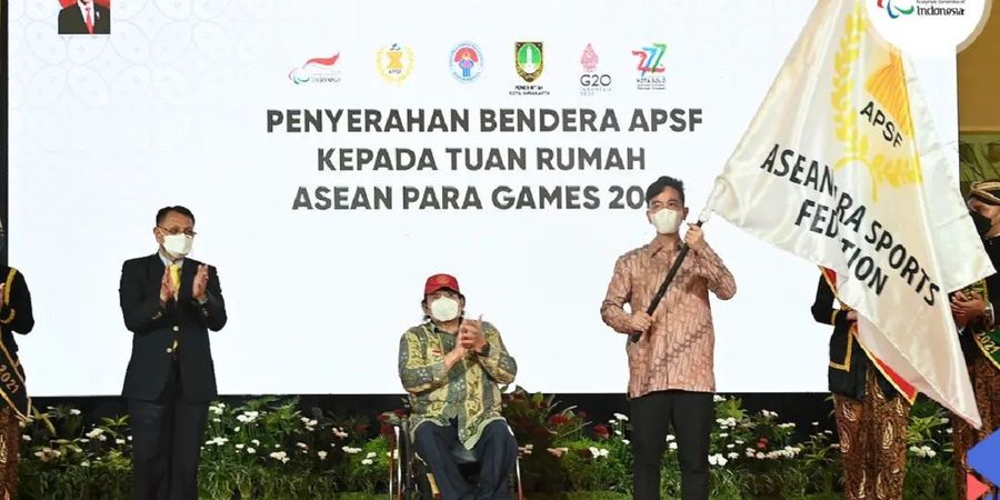 Penyerahan Bendera APSF Tandai Solo Akan Jadi Tuan Rumah APG Ke-11