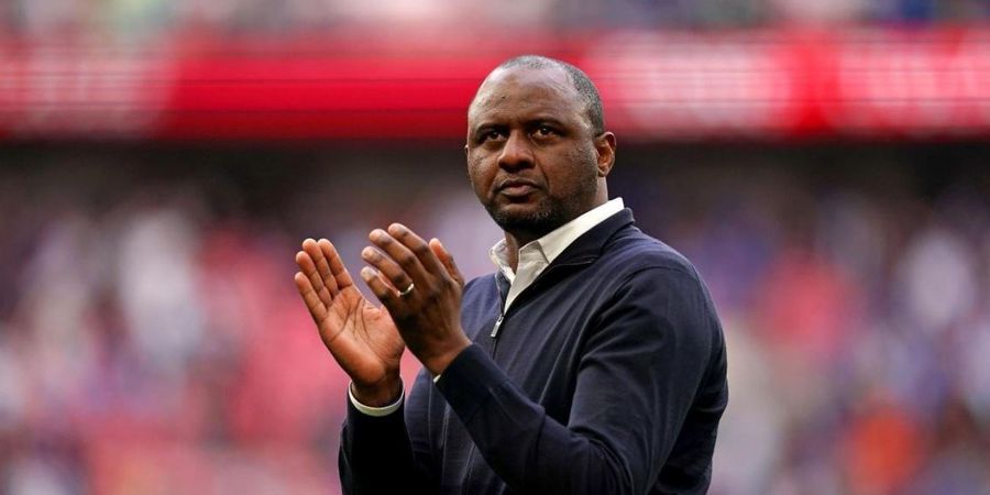 Tak Kuasa Menahan Emosi, Patrick Vieira Beri Tekel Keras Pada Seorang Penggemar Everton