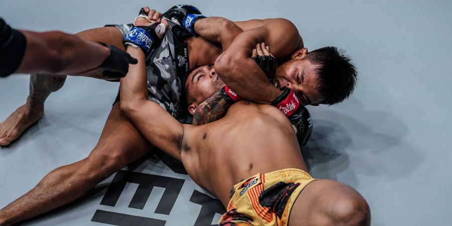 Hasil ONE Championship - Kuncian Anaconda Elipitua Siregar Balas Kekalahan 2 Jagoan Indonesia