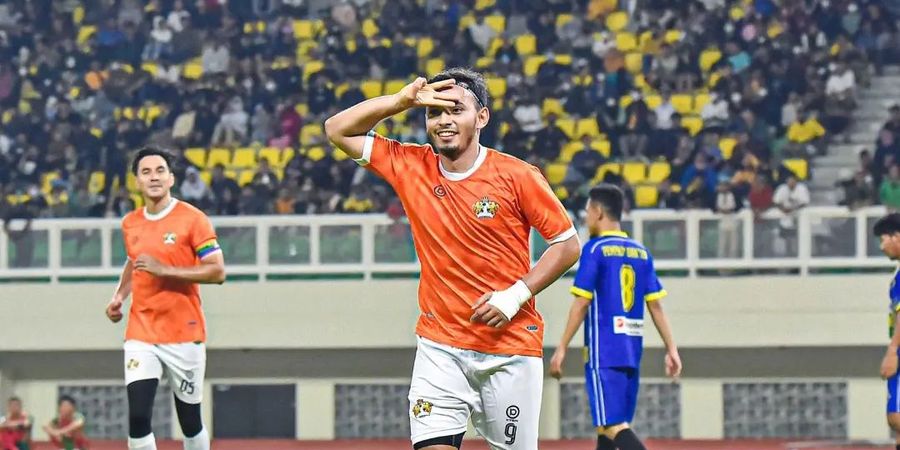 COO RANS Cilegon FC Tuai Kontroversi Usai Pakai Ban Kapten Pelangi Saat Bermain untuk Selebritis FC