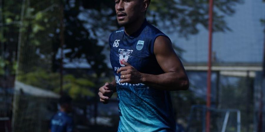 Pemain Anyar Persib Bandung Libatkan Dukun dalam Pemilihan Nomor Punggung