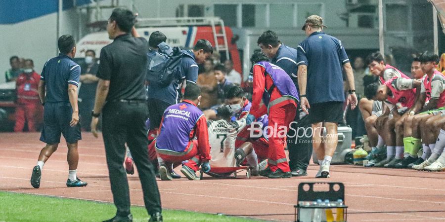 Robert Rene Alberts Bicara Kabar 3 Pemain Persib yang Ditarik Keluar karena Cedera