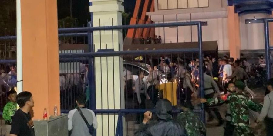 Suporter Ricuh seusai Laga Persikab Vs PSIM Yogyakarta