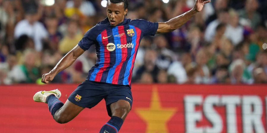 Jalani Debut Resmi Bareng Barcelona, Jules Kounde Ngaku Belum Panas Meski Siap Dimainkan di 2 Posisi