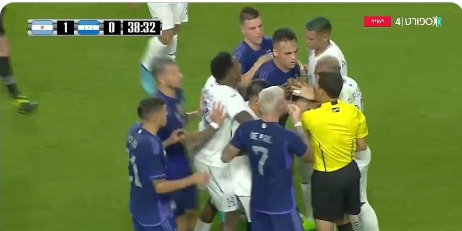 Argentina Vs Honduras - Momen Rodrigo De Paul Cosplay Jadi Bodyguard Lionel Messi