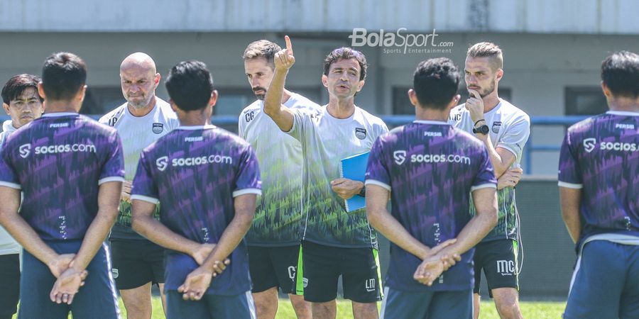 Luis Milla Buka Latihan Persib Bandung dengan Nobar Laga Uji Coba Lawan Persikabo 1973