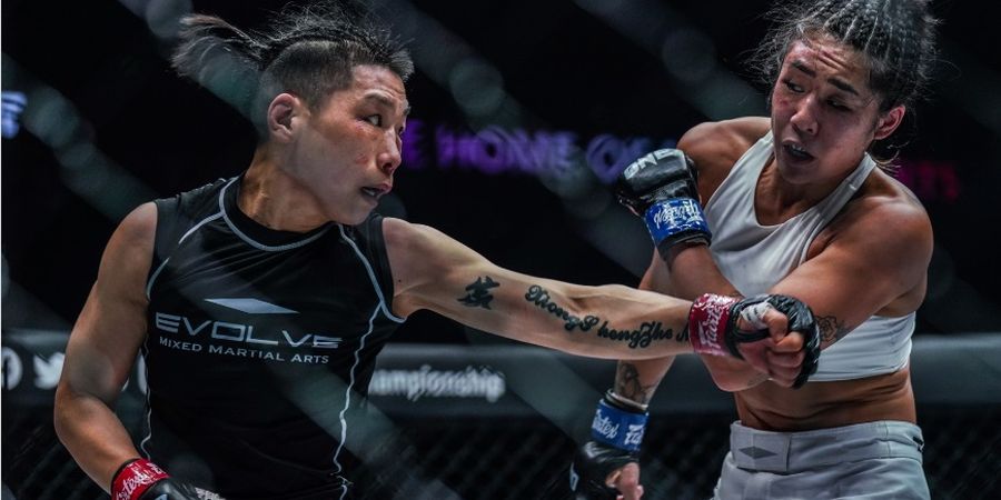 Hasil ONE Fight Night 2 - Kalahkan Angela Lee dalam Trilogi, Xiong Jingnan Masih Ratu Kelas Jerami ONE Championship 