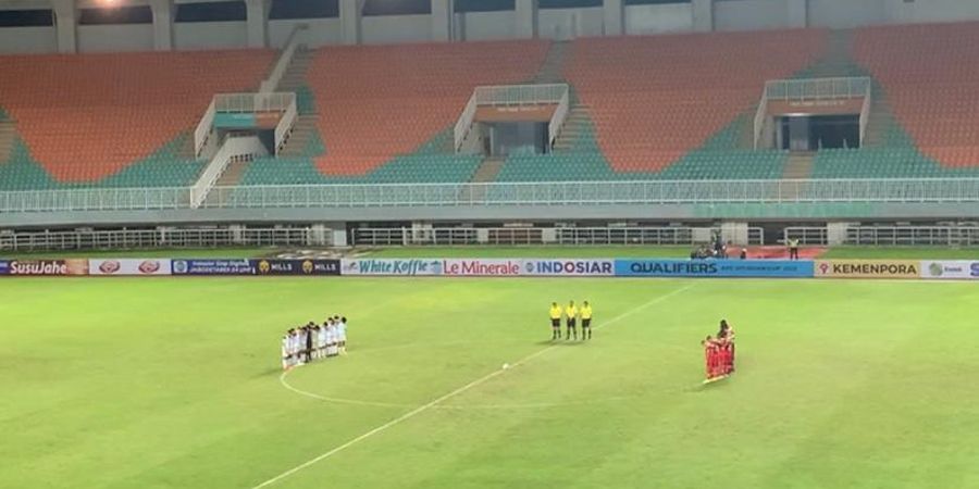 Laga Timnas U-17 Indonesia Vs Guam Diawali dengan Mengheningkan Cipta