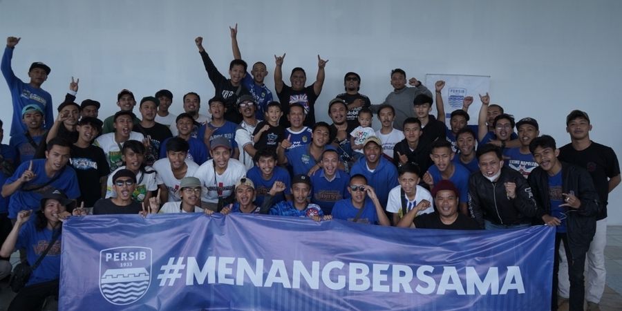 Semangat Persib Bandung dan Viking di Hari Sumpah Pemuda      