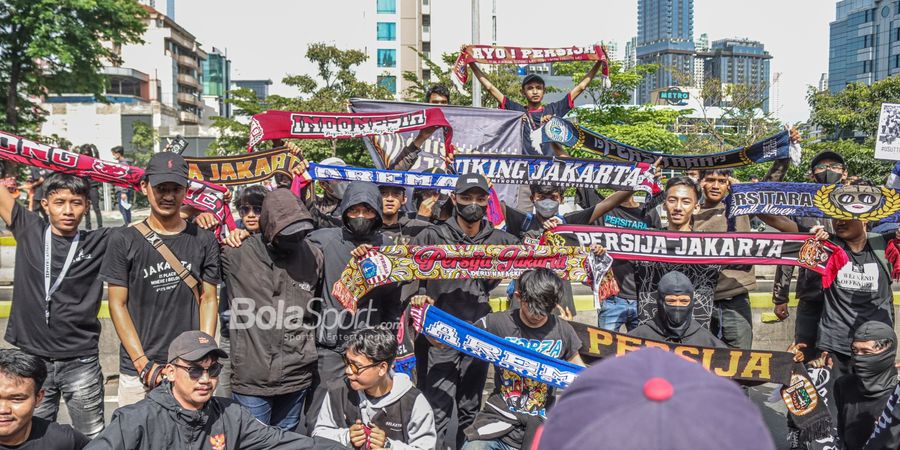 Tanggapan Pelatih Persebaya Soal Aturan Larangan Suporter Tandang di Liga 1 2023/2024