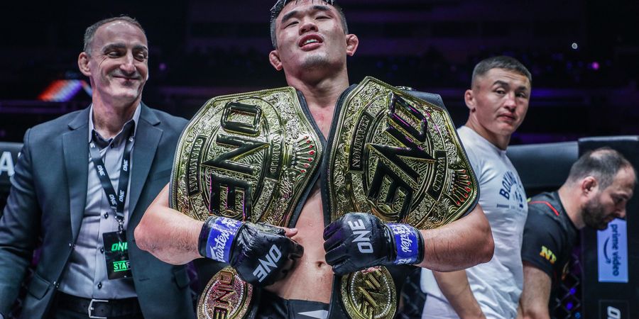 SEJARAH HARI INI - Selang 3 Bulan Saja, Christian Lee Jadi Raja 2 Divisi ONE Championship