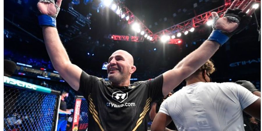 SEJARAH HARI INI - Juara Tertua UFC Unjuk Kesaktian, Menang Terus Sampai 20 Laga Selama 7 Tahun
