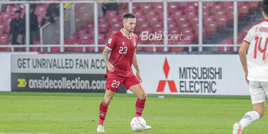 Piala AFF 2022 - Marc Klok Kritik Keras Kondisi Rumput Lapangan Stadion My Dinh