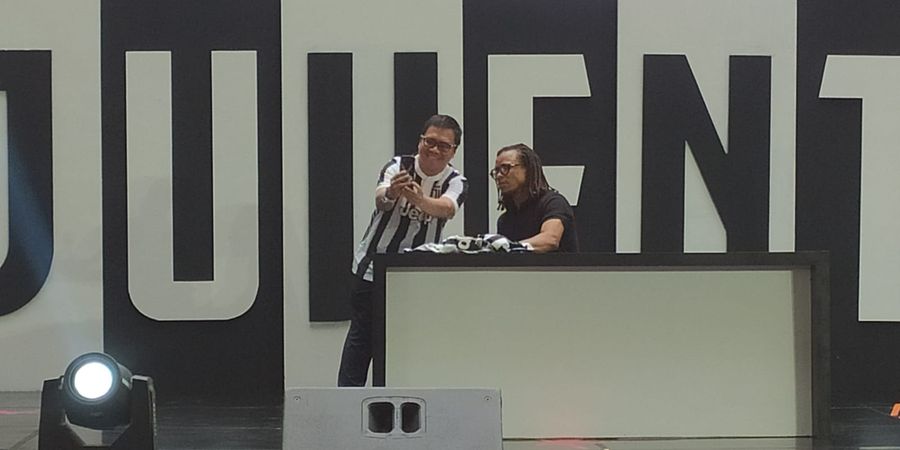 Edgar Davids Hadir di Juventus Village - Kala Tangan Kekar Si Pitbull Layani Puluhan Penggemar Indonesia