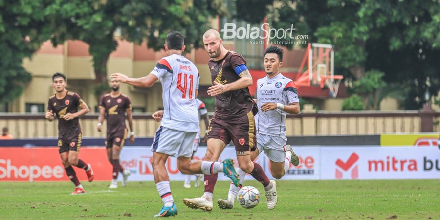 Sudah Setara Legenda, Marc Klok Minta PSM Bangun Patung untuk Wiljan Pluim