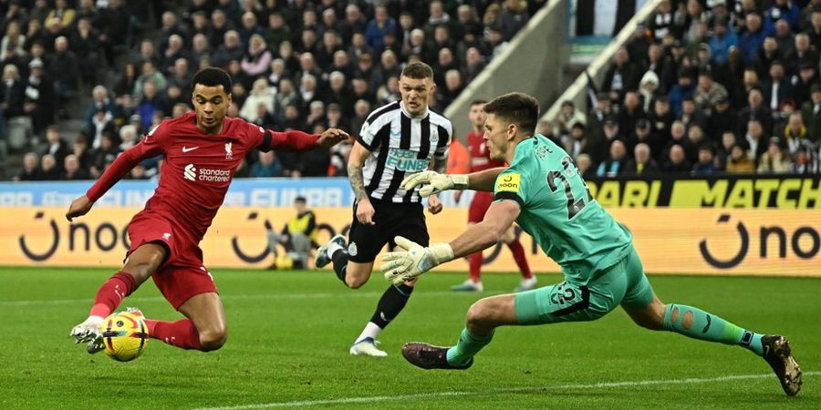 Hasil Liga Inggris - Diwarnai Slapstick dan Kartu Merah Kiper Newcastle, Liverpool Boyong Tiga Poin