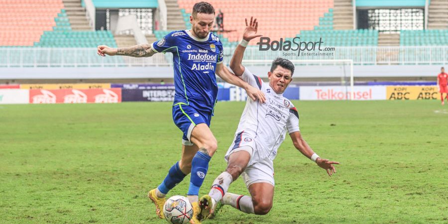 Hasil Liga 1 - Gol Spektakuler Marc Klok Bawa Persib Tundukkan Arema FC, Maung Bandung Pepet PSM Makassar