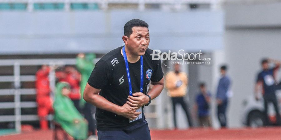 Duet Pelatih Lokal Lisensi AFC Pro akan Menukangi Arema FC    