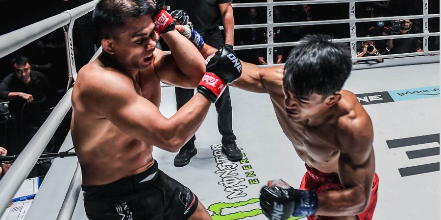 Hasil ONE Fight Night 7 - Aksi Akrobatik di Detik Akhir Tidak Berbuah, Eko Roni Saputra Kalah Telak