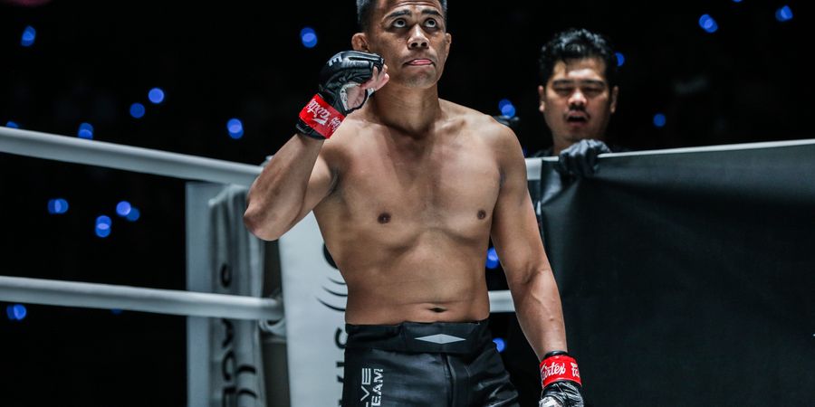 Hasil ONE Fight Night 15 - Belum 1 Menit Sudah Ambruk, Sayang Sekali Eko Roni Telan Kekalahan Lagi