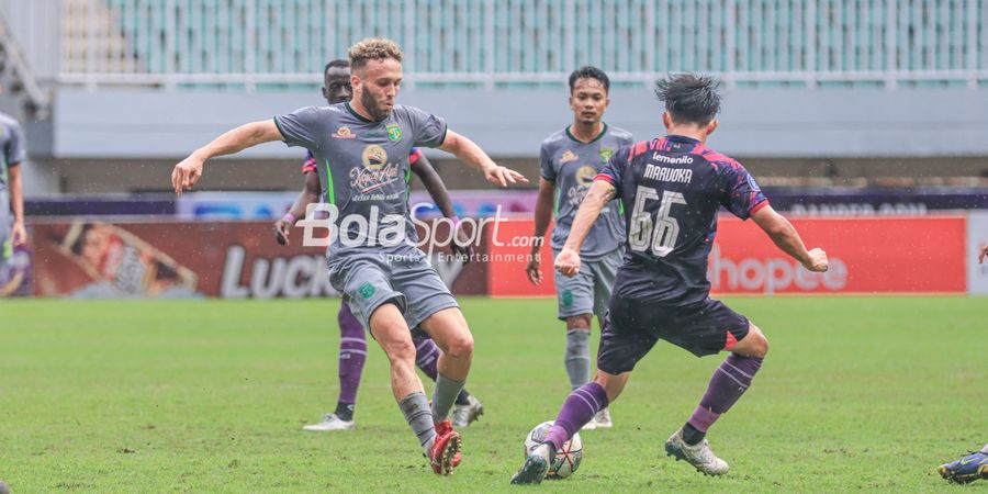 Penjelasan Aji Santoso soal Ze Valente Absen Bela Persebaya Lawan Persija