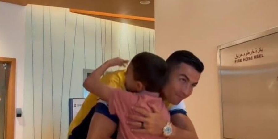 Kebaikan Hati Cristiano Ronaldo Viral Lagi, Kali Ini Sambut Bocah 10 Tahun Korban Gempa Suriah di Al Nassr