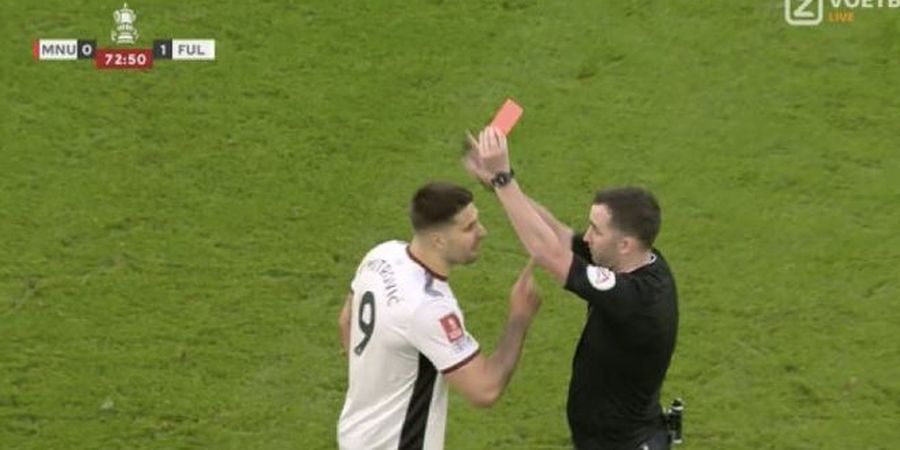 Buntut Dorong Wasit saat Lawan Man United, Penyerang Fulham Terancam Dihukum seperti Cristiano Ronaldo