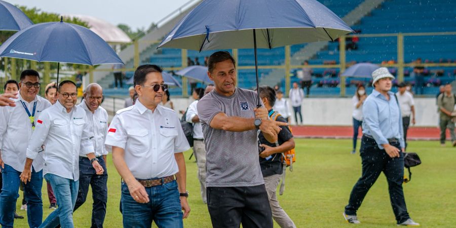 Bawa Salam Sayang dari Jokowi, Presdir PT Freeport Indonesia Berkunjung ke Markas Papua Football Academy