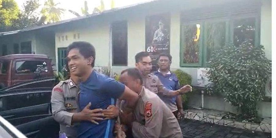 Kronologi Mantan Pemain PSM Hisyam Tolle Tusuk Leher Satpam Karaoke Hingga Ditangkap Polisi