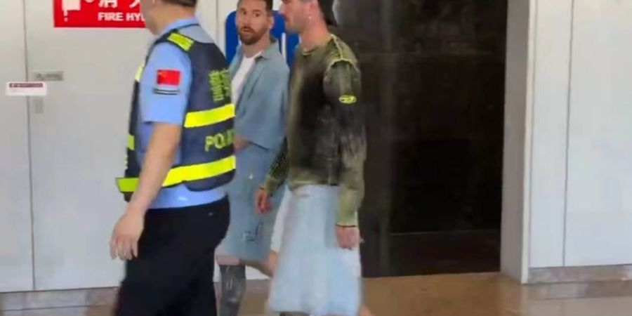 Lionel Messi Nyangkut di Imigrasi China, Rodrigo de Paul Tetap Jadi Bodyguard