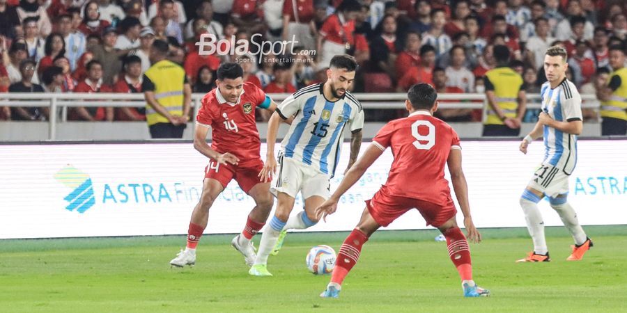 Benteng Timnas Indonesia Tahan hingga 37 Menit, Tembakan Torpedo Leandro Paredes Bawa Argentina Unggul di Babak I