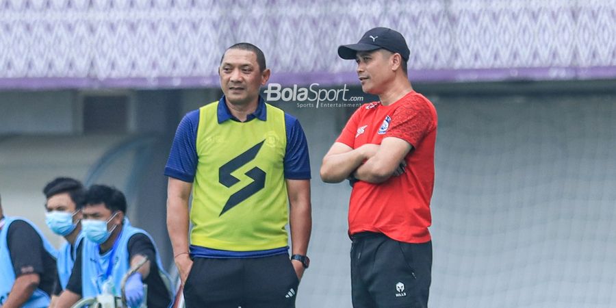 Targetkan 3 Poin Penuh pada Laga Derbi Jatim, Pelatih Arema FC Soroti Masalah Transisi