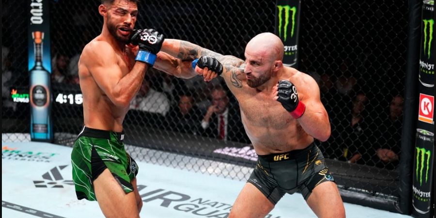 Hasil UFC 290 - Tiba-tiba Meledak-ledak, Alexander Volkanovski Bikin Yair Rodriguez Ambyar