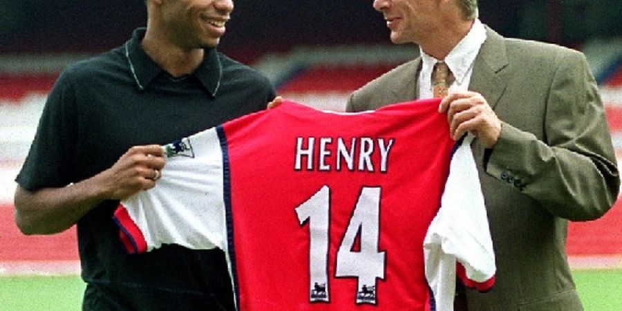 SEJARAH HARI INI - Arsenal Rekrut Pemain Terbaik Sepanjang Sejarah Klub
