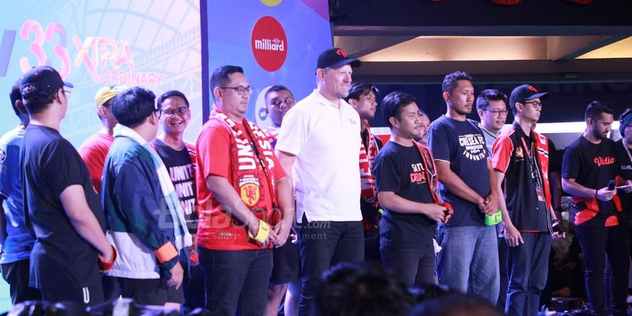 Dapat Sambutan Antusias dari Fans di Indonesia, Legenda Manchester United Peter Schmeichel Sumringah