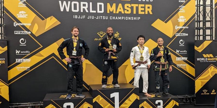 Raja Kelas Terbang ONE Championship Demetrious Johnson Rebut Medali Emas Brazilian Jiu-jitsu