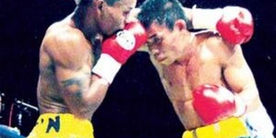SEJARAH HARI INI - Chris John Jadi Raja Tinju Dunia Ke-3 dari Indonesia