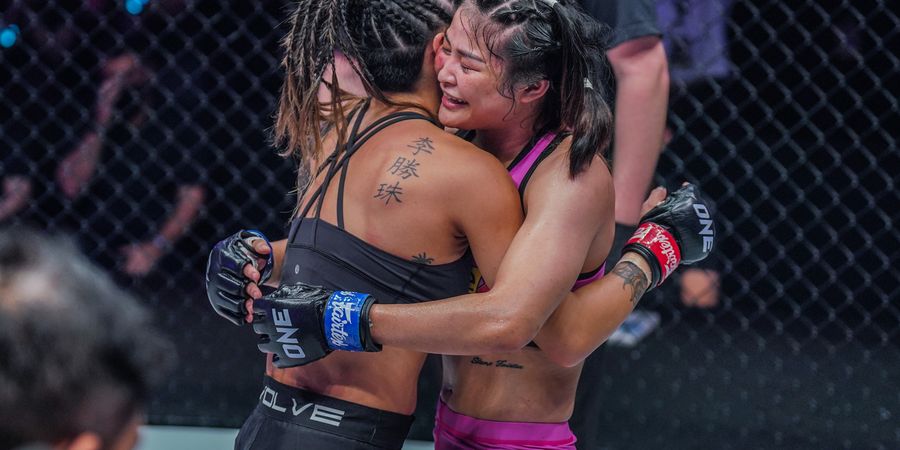 ONE Fight Night 14 – Dua Seteru Lama Bertemu, Stamp Menangis Peluk Angela Lee