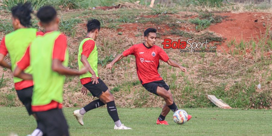 Patut Ditiru!, Pemain Muda Persija Luangkan Waktu untuk Latihan Tendang Bola