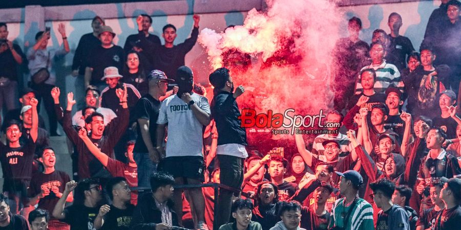 Oknum Suporter PSS Nyalakan Flare di Kandang Dewa United, Super Elja Terancam Denda Puluhan Juta