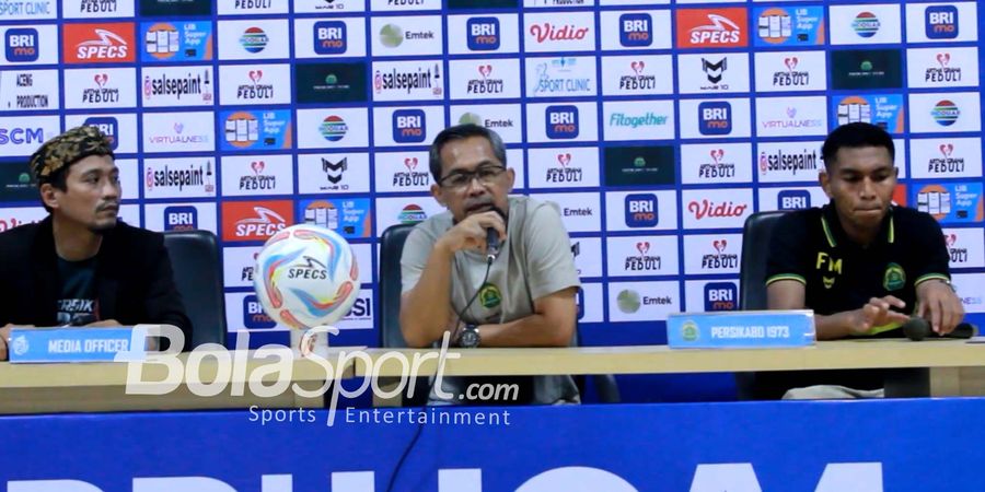 Aji Santoso Sampaikan Target Realistis di Persikabo 1973